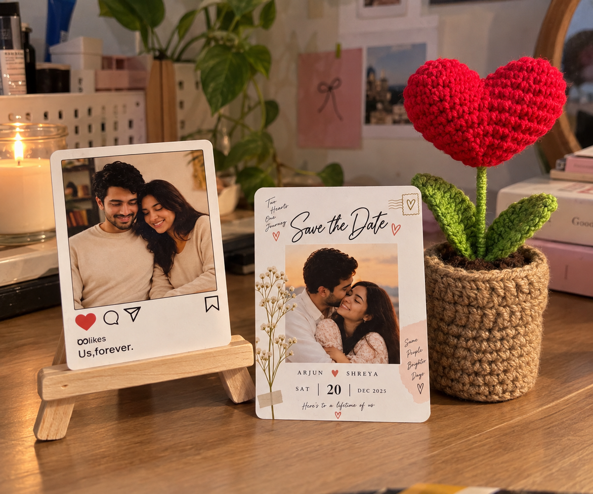 Gift set with 2 magnets, easel stand and crochet heart pot magnet